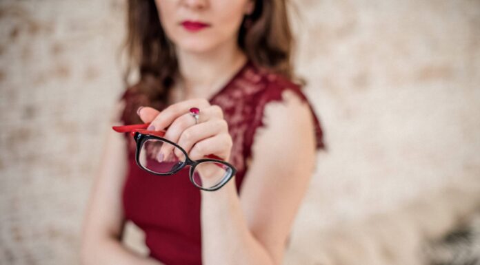 СИМВОЛИЧЕСКИЕ ЗВЕЗДЫ «ЗОЛОТАЯ ГРУППА», «ДЕВЯТЬ СКАНДАЛЬНЫХ ДНЕЙ»