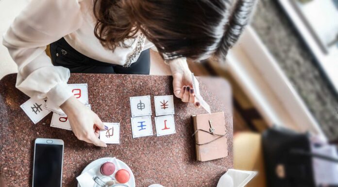 СИМВОЛИЧЕСКИЕ ЗВЕЗДЫ «КРАСНЫЙ ФОНАРЬ», «ТРИ ОЧАРОВАНИЯ»