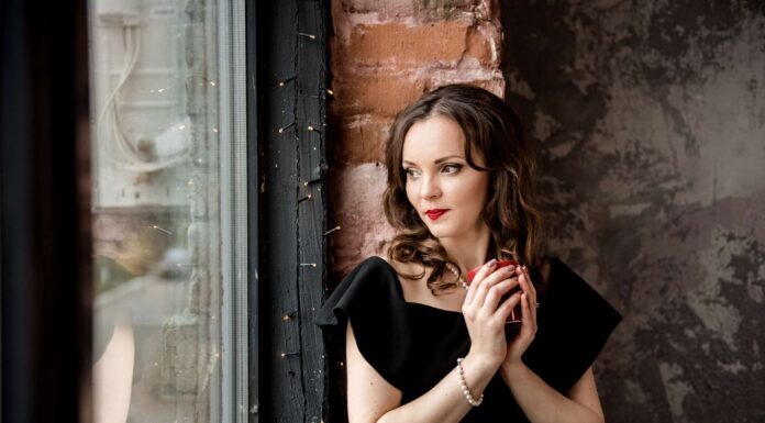 НЕТ, НЕ ИДЕАЛЬНАЯ… Я)