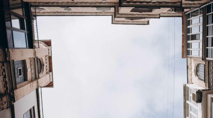 ПРОГУЛКА «НЕФРИТОВАЯ ДЕВА УДЕРЖИВАЮЩАЯ ВРАТА» 20 ОКТЯБРЯ