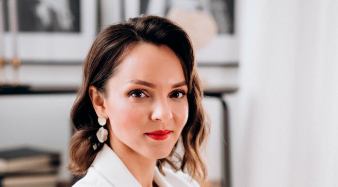 МОЯ КНИГА «ШЕРЛОК ХОЛМС В ЮБКЕ: СИЛА И ТАЙНЫ ЦИ МЕНЬ ДУНЬ ЦЗЯ»