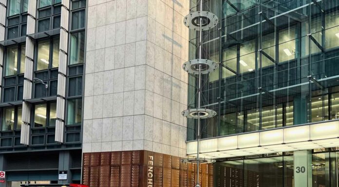 «ЗЕЛЕНЫЙ ДРАКОН ПОВОРАЧИВАЕТ ГОЛОВУ» 6 МАЯ