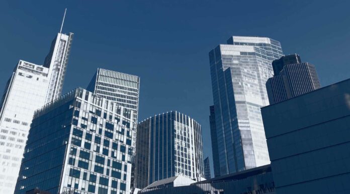 «ЗЕЛЕНЫЙ ДРАКОН ПОВОРАЧИВАЕТ ГОЛОВУ» 5 ИЮЛЯ