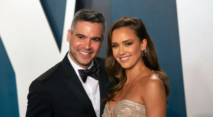 ДЖЕССИКА АЛЬБА И КЭШ УОРРЕН: 20 лет вместе, 16 в браке, трое детей… и развод.